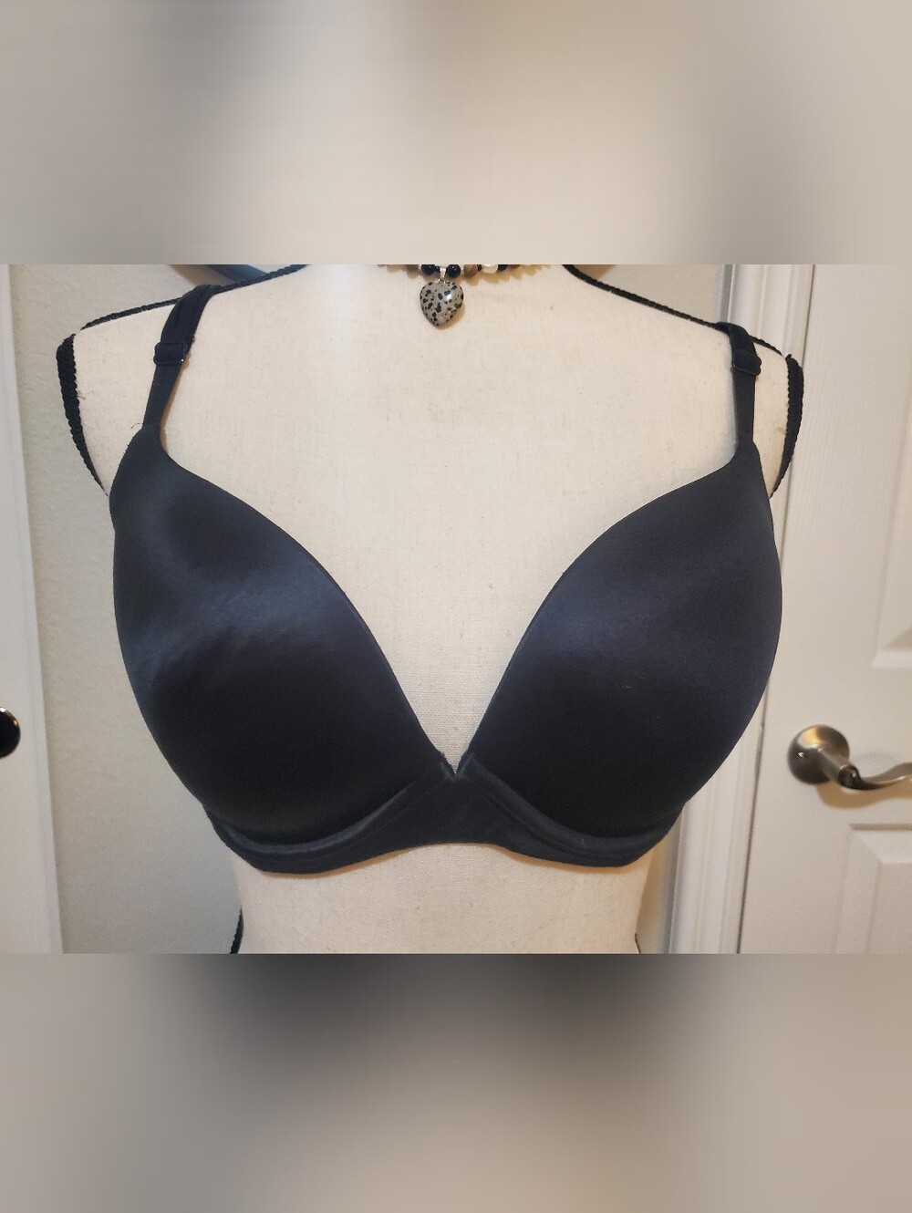 VICTORIAS SECRET 32ddd PERFECT CONDITION